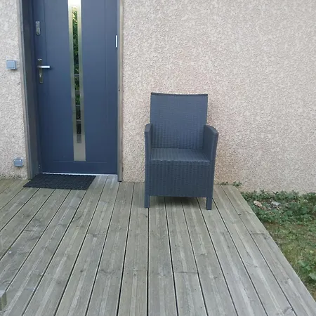 Appartement Avec Cuisine, Entree Et Terrasse Privee ! *